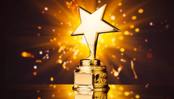 How Awards To Employees Help Your Company